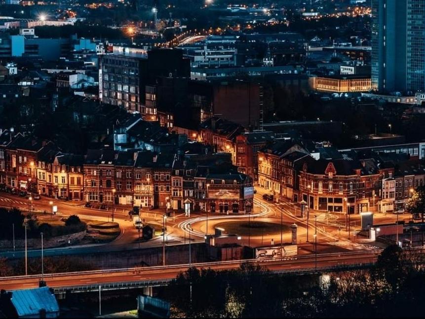 Le Bonheur 1 & 2 Parking Et Wifi Gratuits Leilighet Charleroi Eksteriør bilde