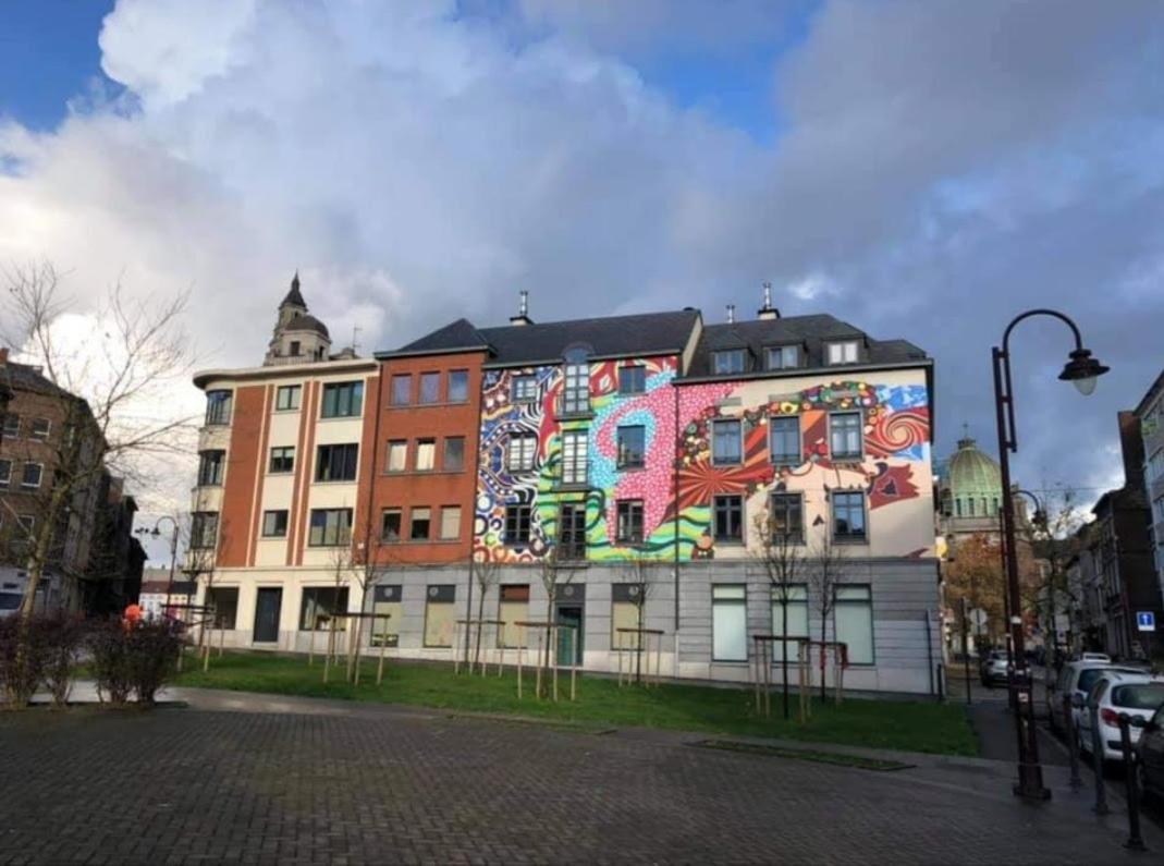 Le Bonheur 1 & 2 Parking Et Wifi Gratuits Leilighet Charleroi Eksteriør bilde